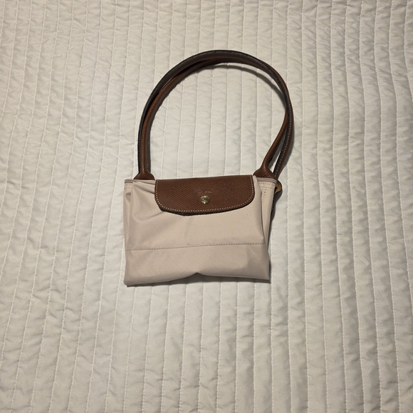 Longchp Medium Cream - Picture 1 of 4